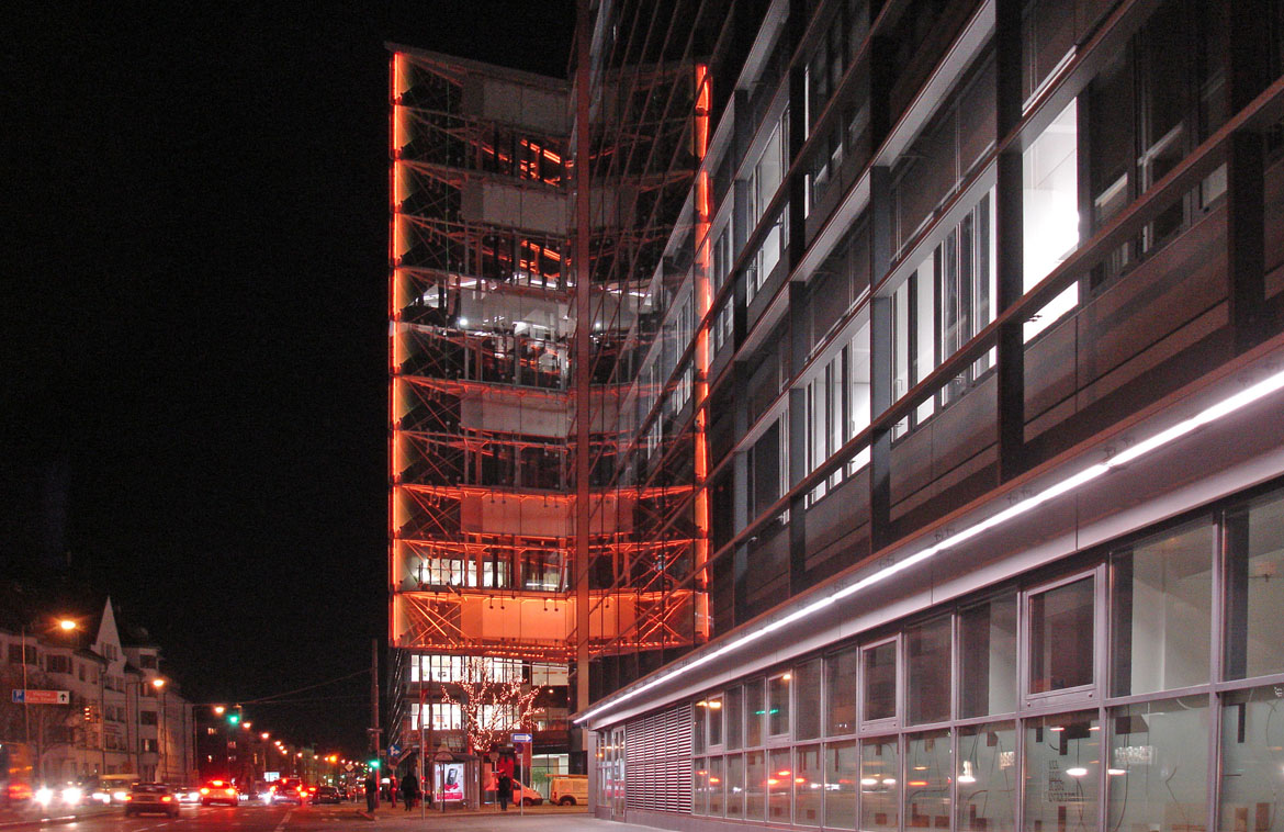 Europlaza_Fassadenbeleuchtung_LED_podpod