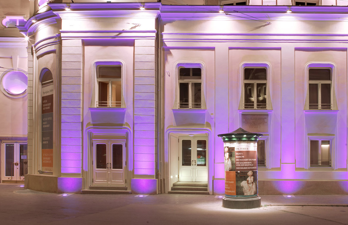Landestheater_Salzburg_Fassadenanstrahlung_podpod