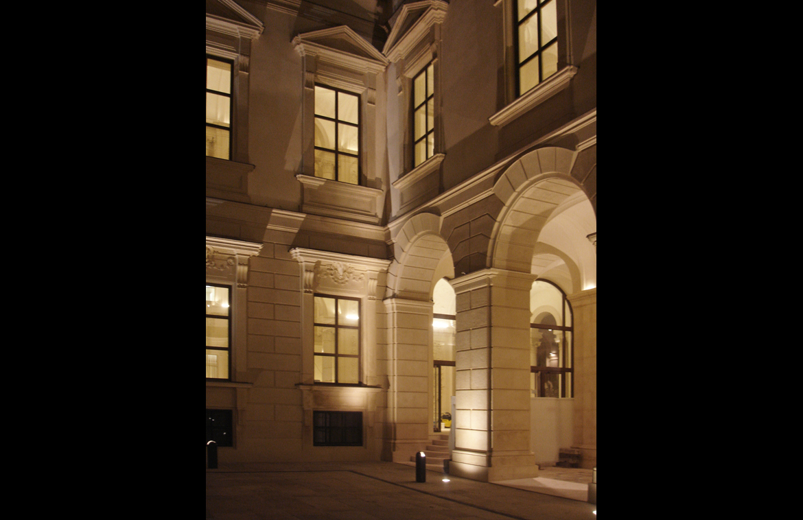 Palais_Lichtenstein_Hofbeleuchtung_podpod