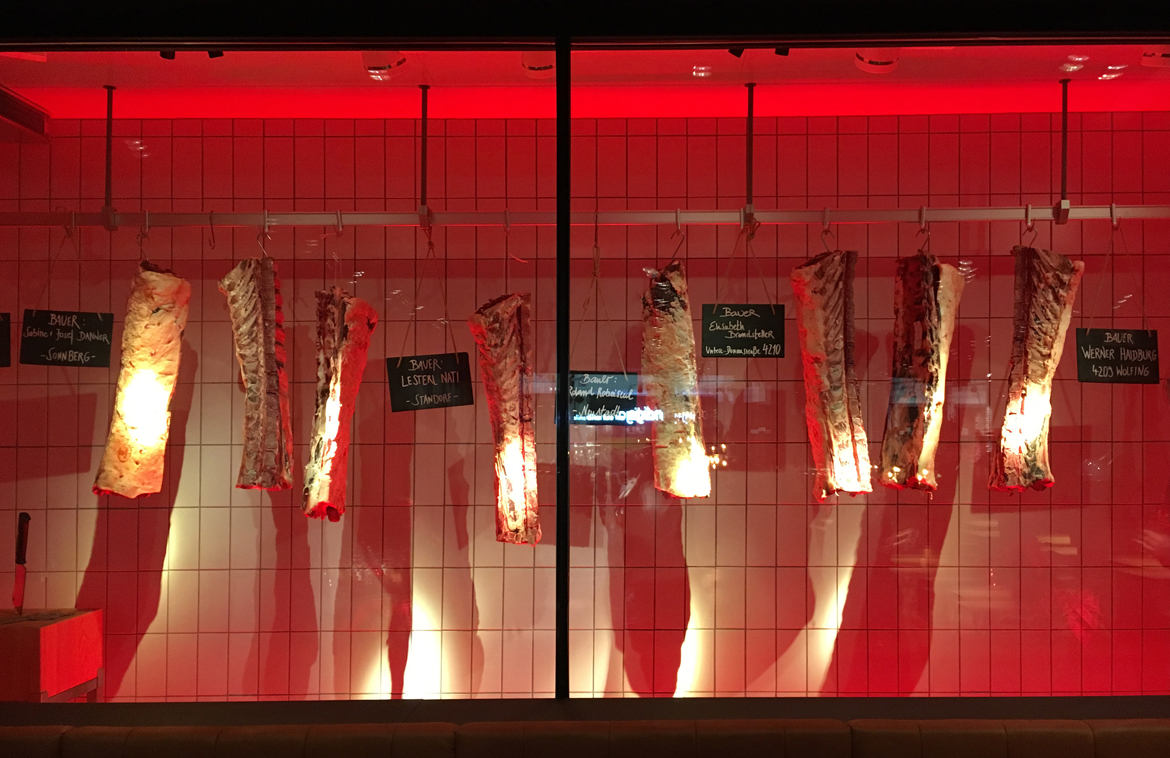 Raschhofer_Dry_Aged_Beef_Beleuchtung_podpoddesign_Soulkitchen_Promenadengalerien_Linz